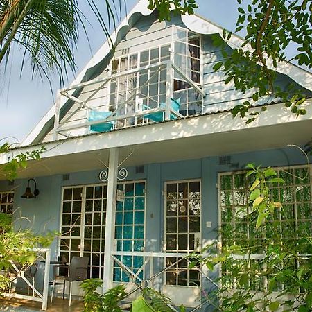 カサネ ジ オールド ハウス Bed & Breakfast エクステリア 写真