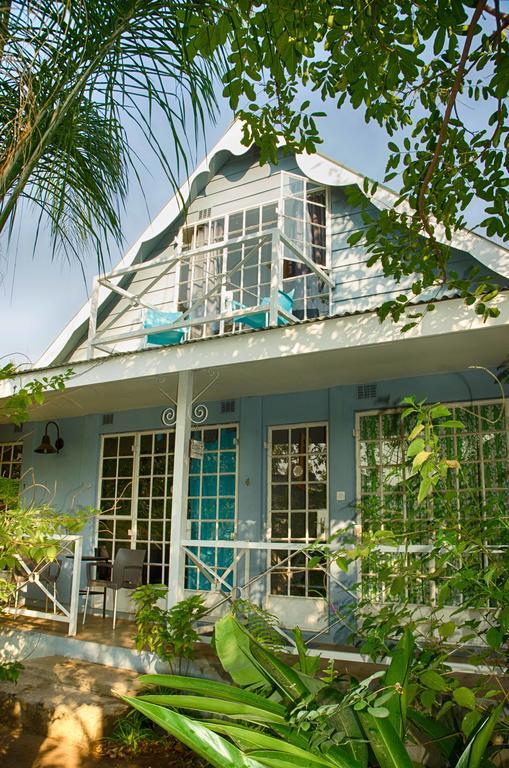 カサネ ジ オールド ハウス Bed & Breakfast エクステリア 写真